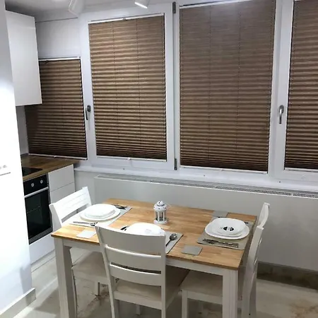 New Luxury Studio Апартаменти Брашов